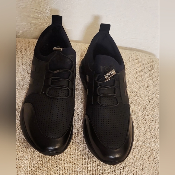 Men's Comfort Sneaker - Picture 1 of 6